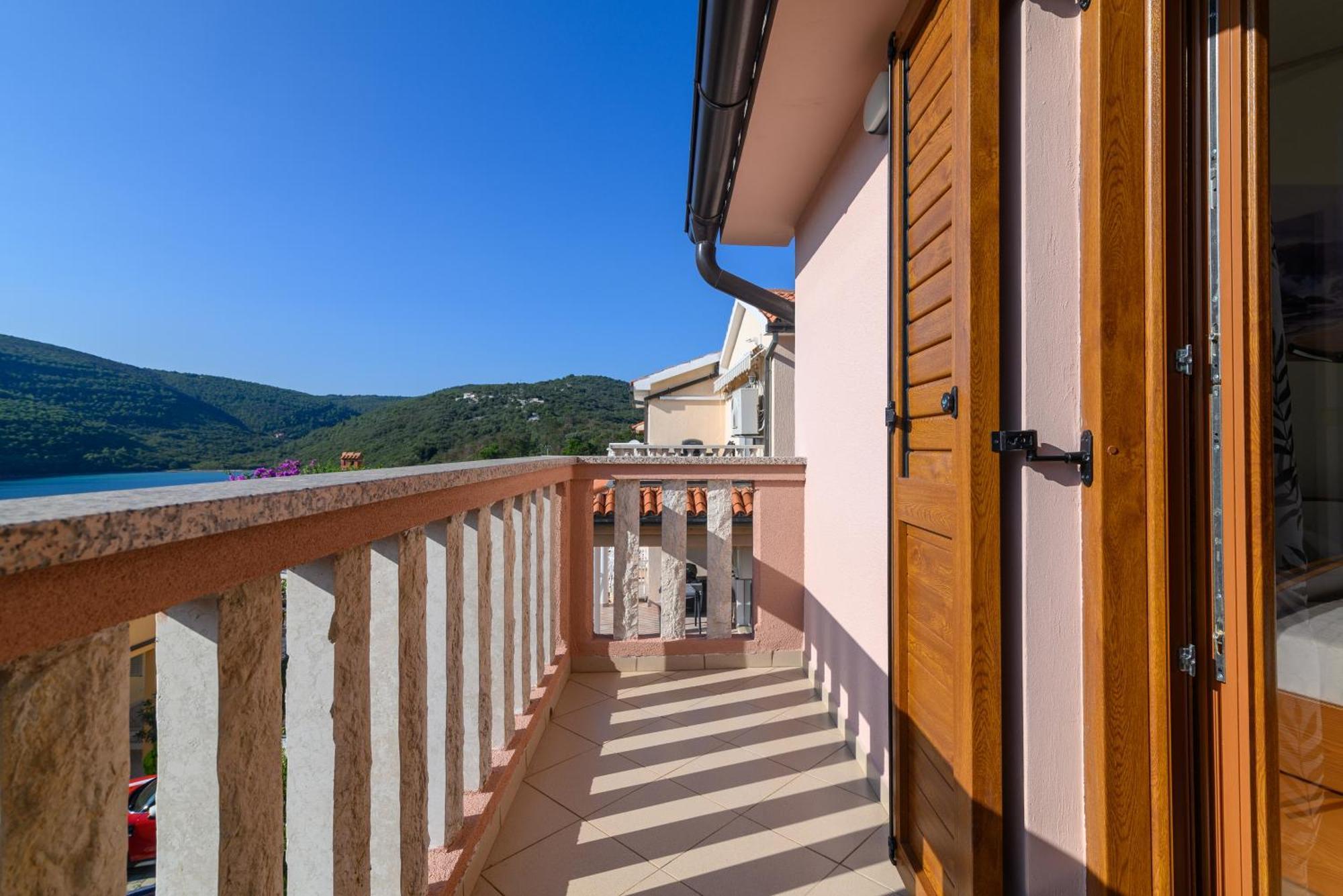 Apartments By The Sea Duga Luka - Prtlog, Labin - 2335 Zewnętrze zdjęcie